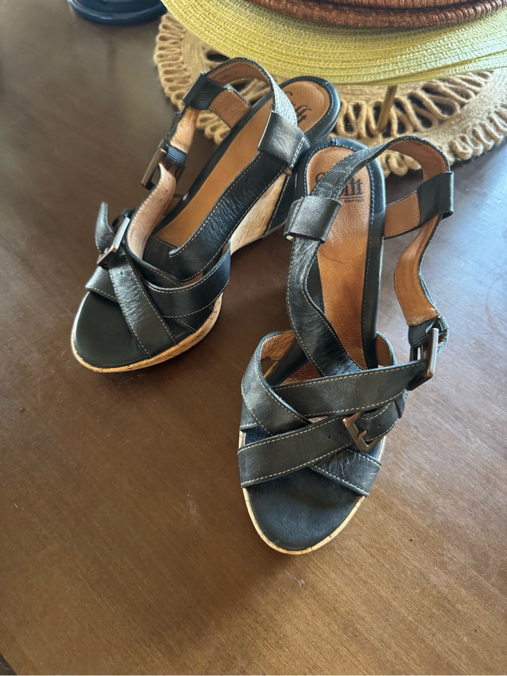 Sofft Dark Navy Blue Leather Crisscross Wedge Sandals Size 9M